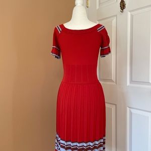 Valentino stunning short sleeve red sweater dress 6/s